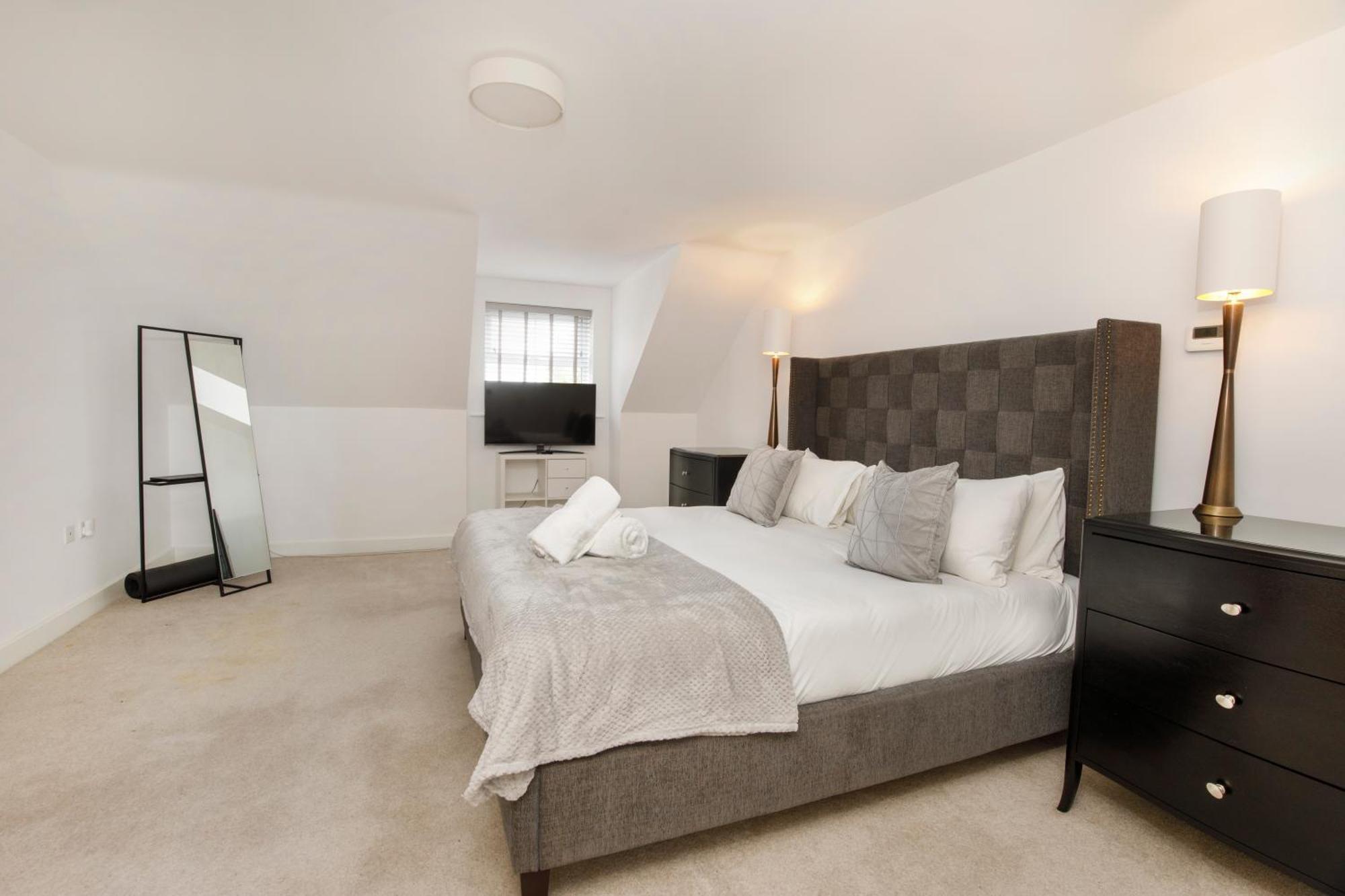 Mount Vale 4 Bedroom Luxury Home & Free Parking York Exterior photo